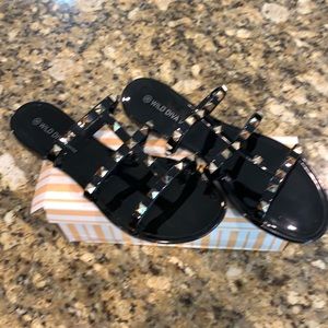 New black studded sandal